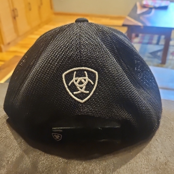 Ariat Geometric Black and White Cap - Picture 3 of 3